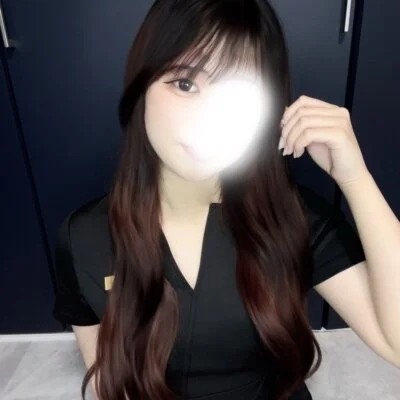 思わず抱きしめたくなるようなお人形さんのような可憐な雰囲気
