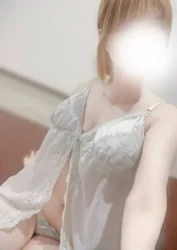 まるで一輪の花が咲くように、優雅に、そ...