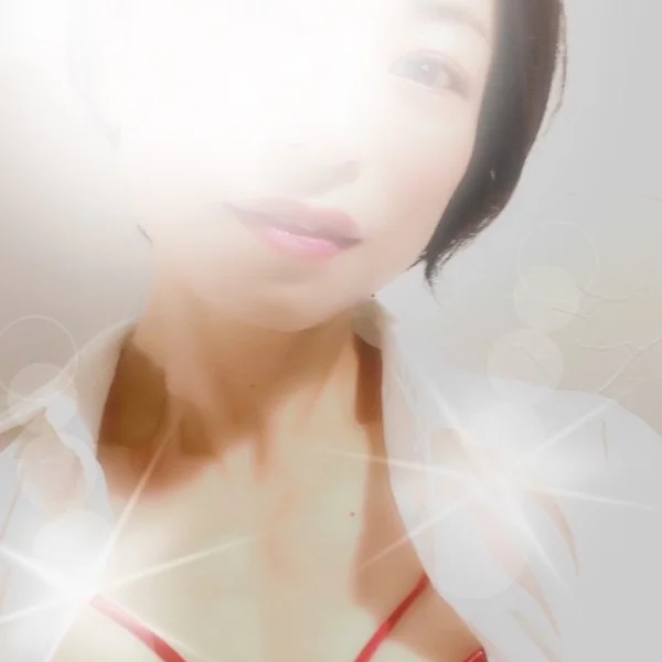 明後日22:30〜出勤です💄