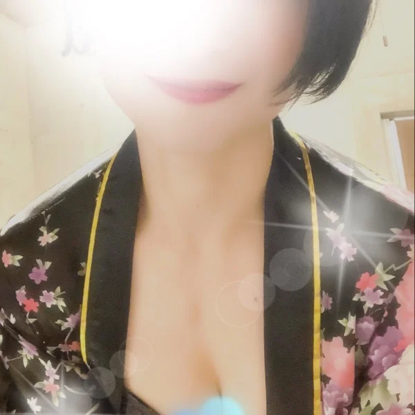 本日は遅めの出勤のためストイックです🌿