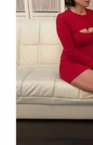 手嶋かりな