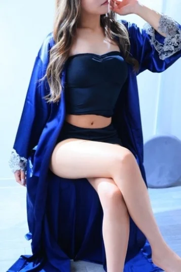 板野 友美