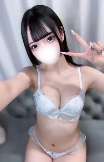 水瀬 ななみ