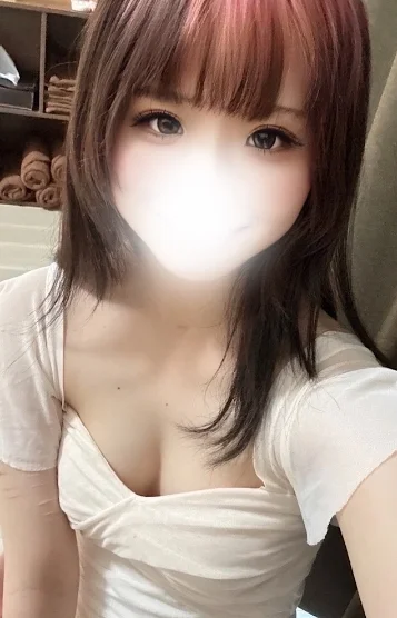 望月ひな