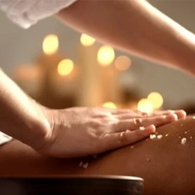 アロママッサージで癒されて下さい