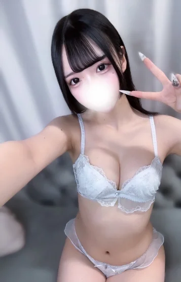 水瀬ななみ