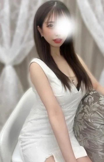 夢咲 ひな