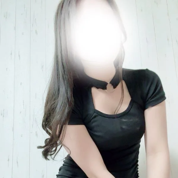 本日1日(月)11時～出勤します🍎お待ちしております♪