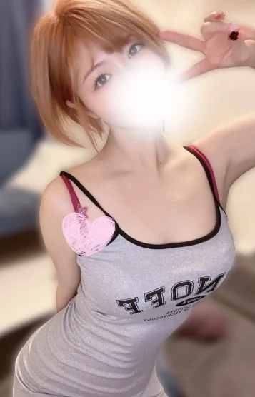 桃瀬 かなえ