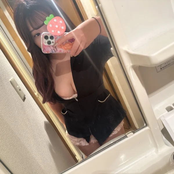 出勤しましたᥫᩣ ̖́-