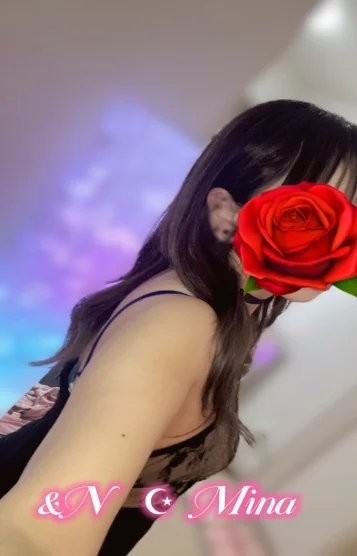 湊みな