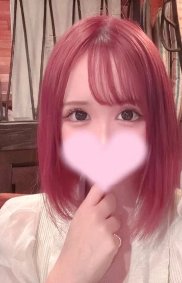 琉川ひかる
