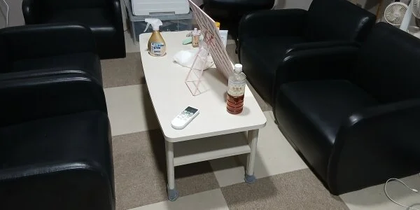 ミナミのどうぶつえんの待機室写真