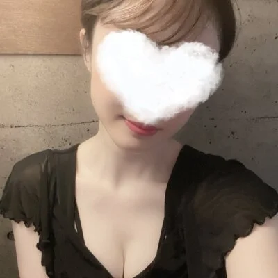 大自然あふれるロッジの中 ドキドキで衝撃的なドライヘッドスパ