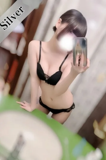 伊織たまき