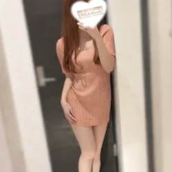 夏目 まりな