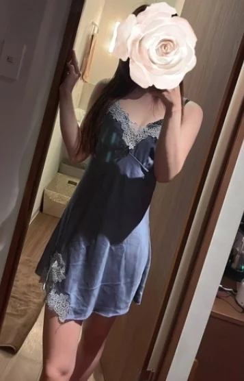 如月　りな
