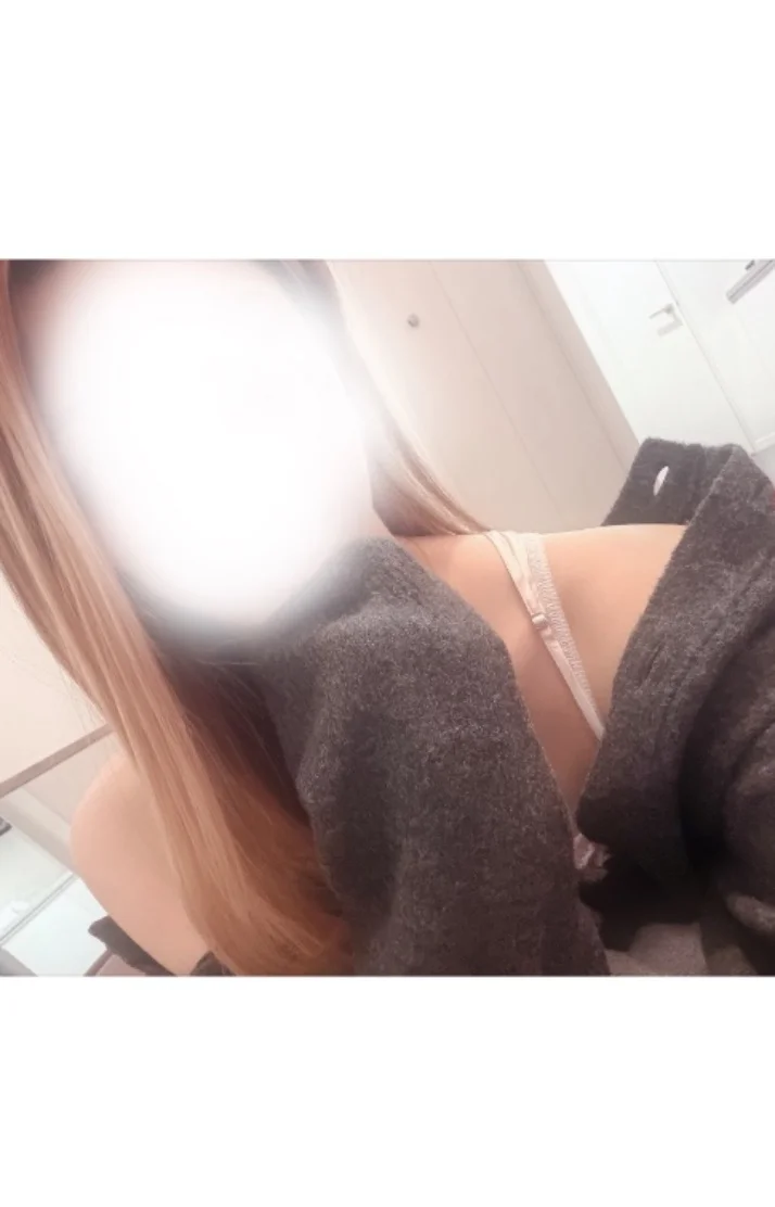 お部屋にいるよ♡