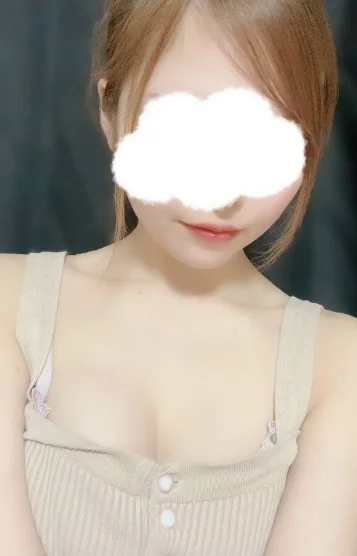 愛川ななみ