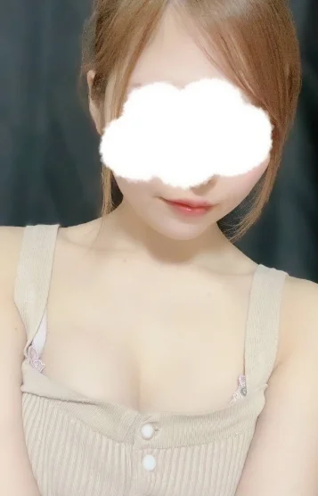 愛川ななみ