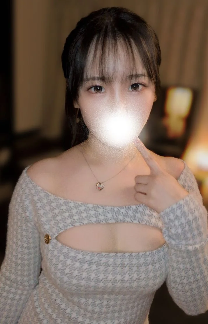 本日12:00から23:00出勤してます✨️