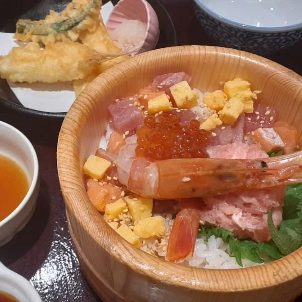 まだかな、、お兄さん、、
