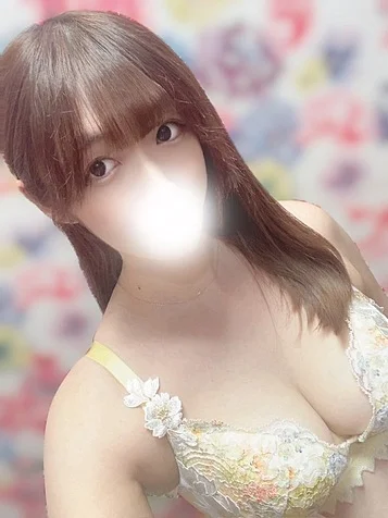 月乃かえで