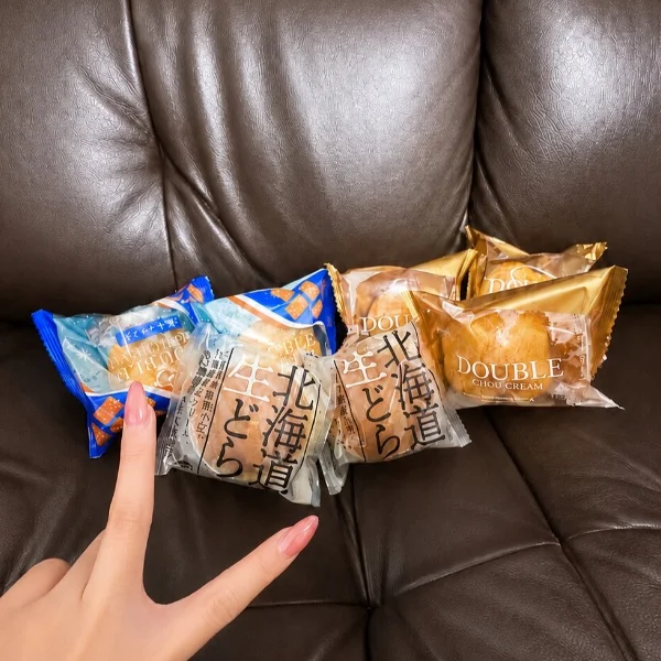 💌 ありがとう日記｜大量のおやつに囲まれて🍪☕️💕