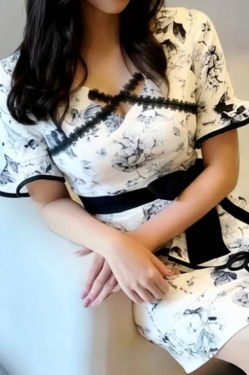 新山　あずさ