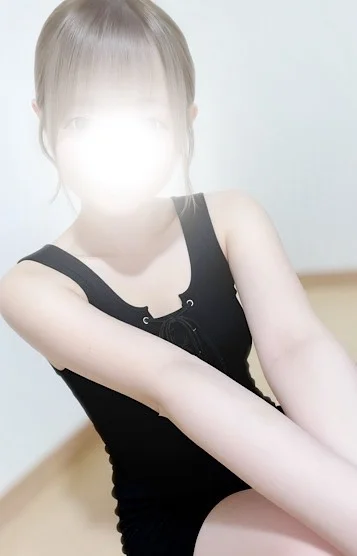 板倉 ひな