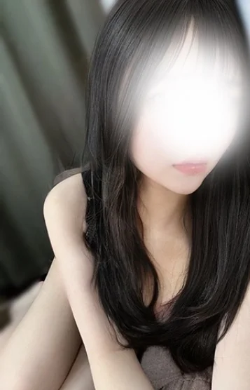 虹色あいか