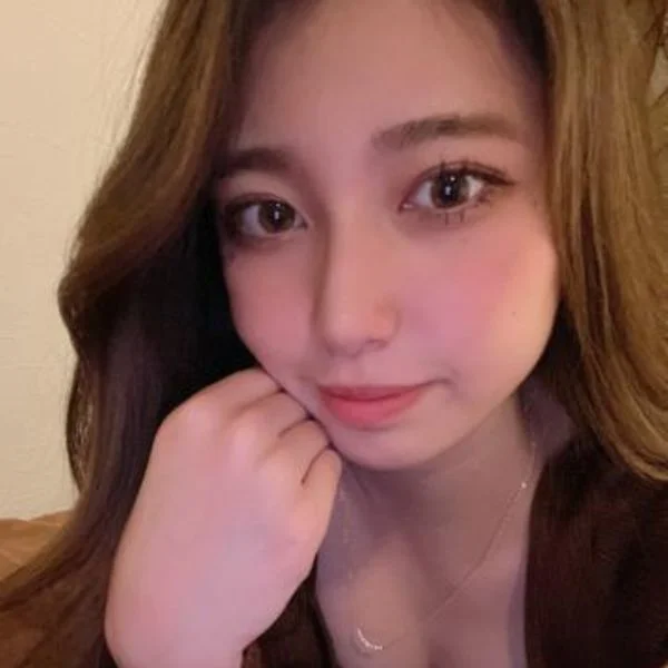 今日のしき、褒められたらすぐ喜びます♡