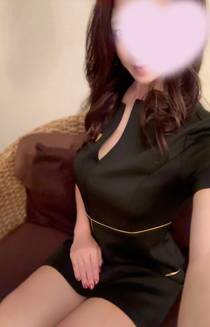 お昼に出勤しています♡