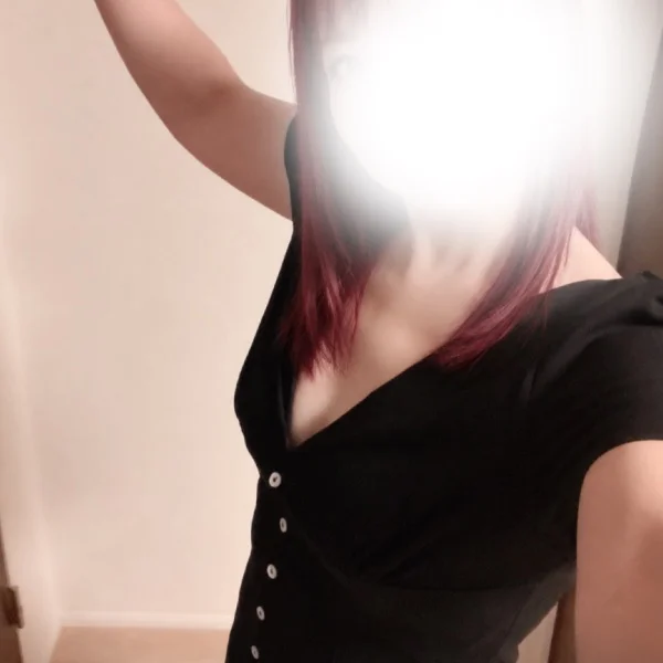 出勤してます\(//∇//)\