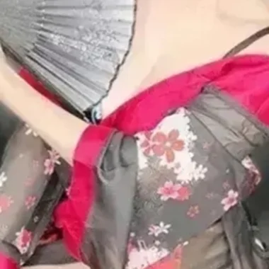 まゆこ>の写真