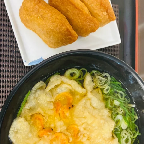 お昼は駅そば😚🍜