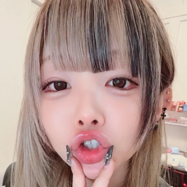 本日出勤してます💕