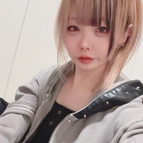12:00 - 21:00 (∩´∀`∩)💕