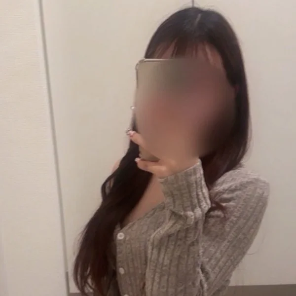 本日15時から22時で出勤してます♬