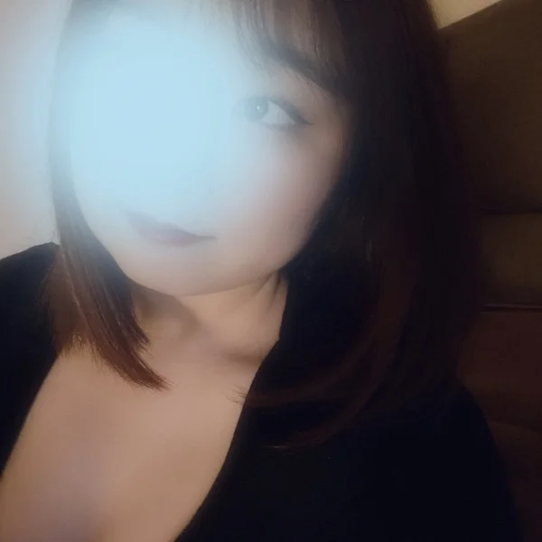 やっほ✌🏻‎𖤐 ̖́-‬