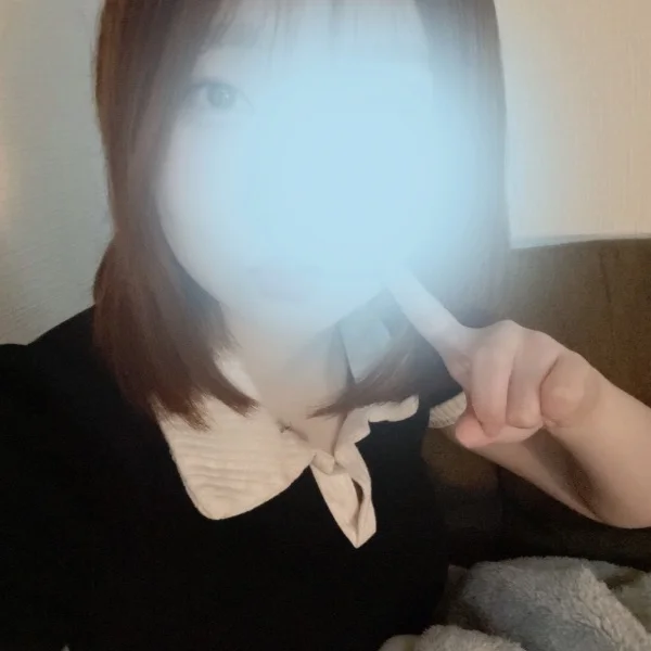やっほ✌🏻‎𖤐 ̖́-‬