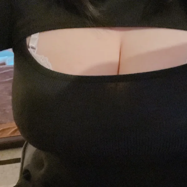 待機中です🍑 ̖́-︎