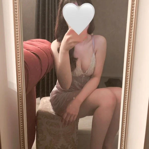 明日18時から空いてます♡