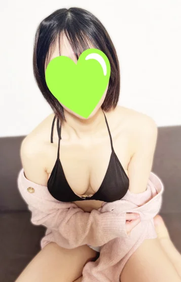 新人・瑠衣（Rui）