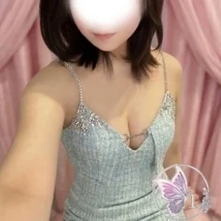 雅 りさ