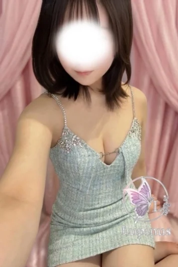 雅 りさ