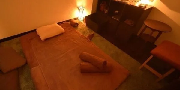 一休マイクロビキニ専門店 大宮の待機室写真