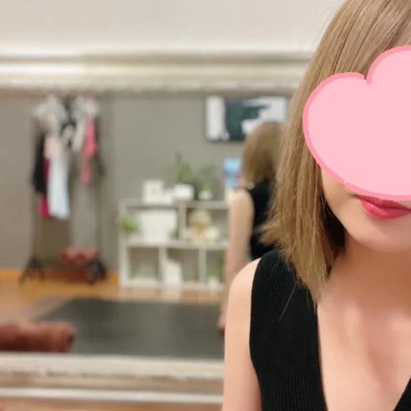 夜長めに出勤中🖤🌙* :ﾟ
