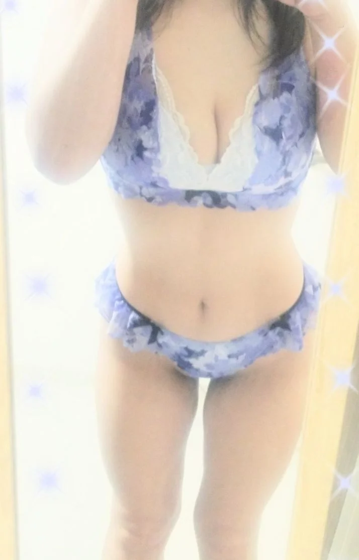 今日出勤です💕(o・ω・o)ﾉ