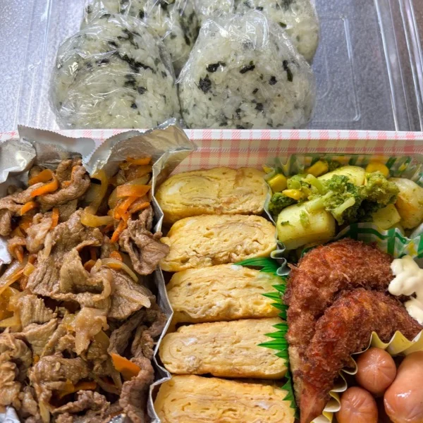今日は友達の脱毛サロンにお弁当作って行きました♥